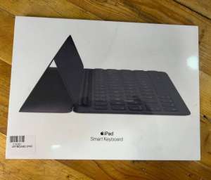 اسمارت کیبورد آیپد ۱۰,۵ اینچی MptL۲LL/A iPad smart keyboard charcoal Grey